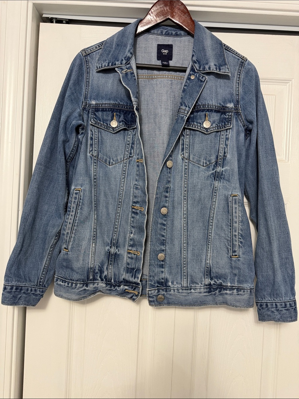 GAP Women's Light Wash Blue Denim Jacket